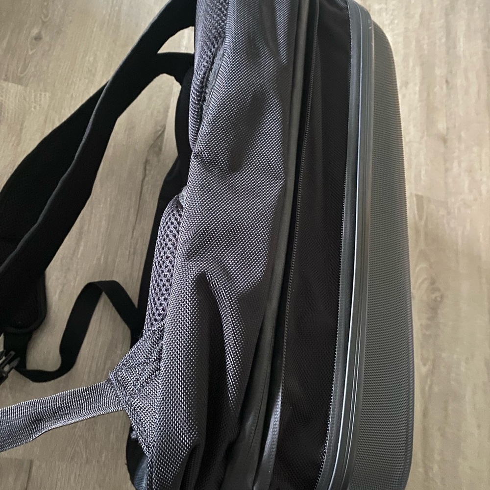 Kenneth Cole Polycarbonate Shell Backpack - Picture 3 of 7